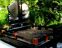 Памятники | Monuments Памятники | Monuments